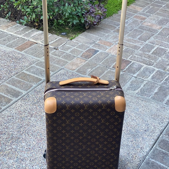 Louis Vuitton Handbags - Louis Vuitton Carry On suitcase